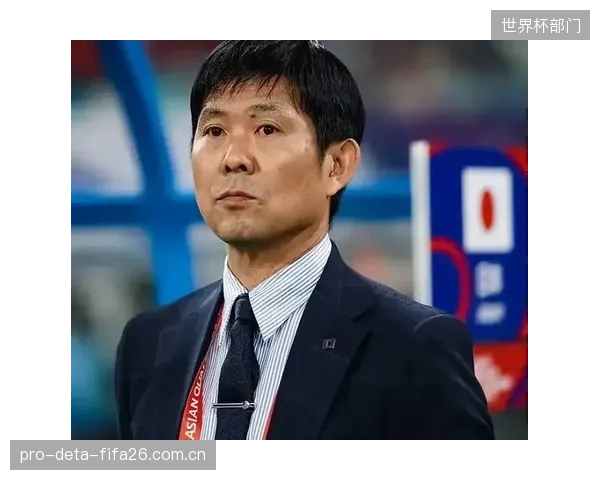 森保一中场调整能力突出,日本队后半场体能与战术执行力或成胜负手。 森保一中场调整能力突出,日本队后半场体能与战术执行力或成胜负手。